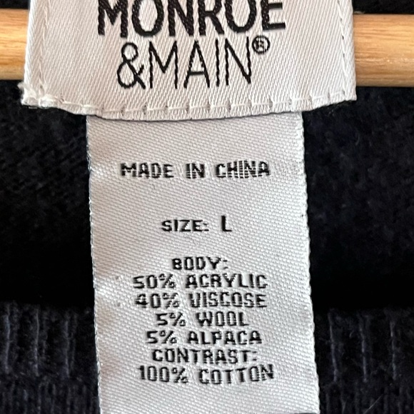 Monroe & Main Navy with Plaid Reindeer/Moose Wool/Alpaca Sweater Size Large - Picture 3 of 4